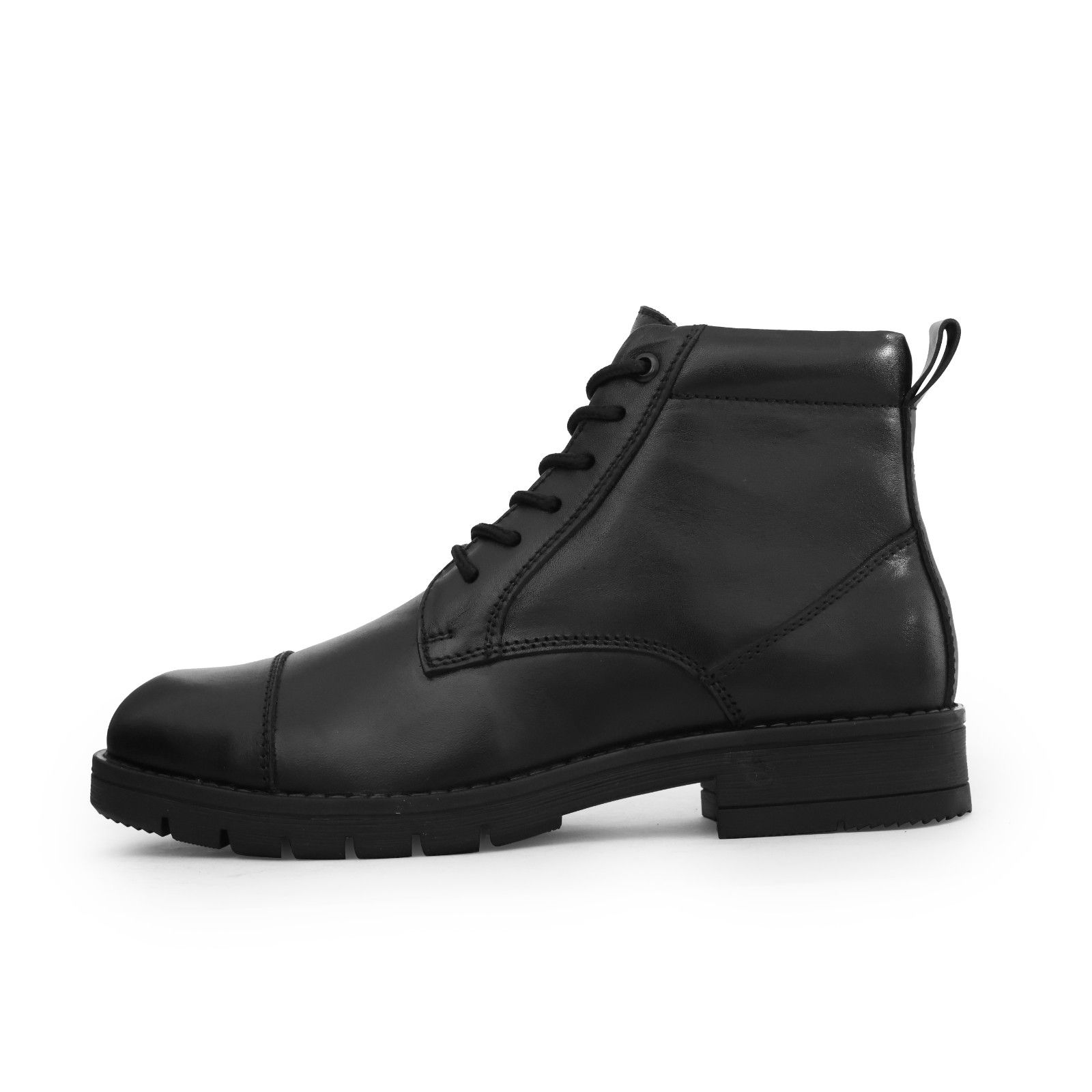 Commander — Lace-up ankle boot, cap toe, treaded sole