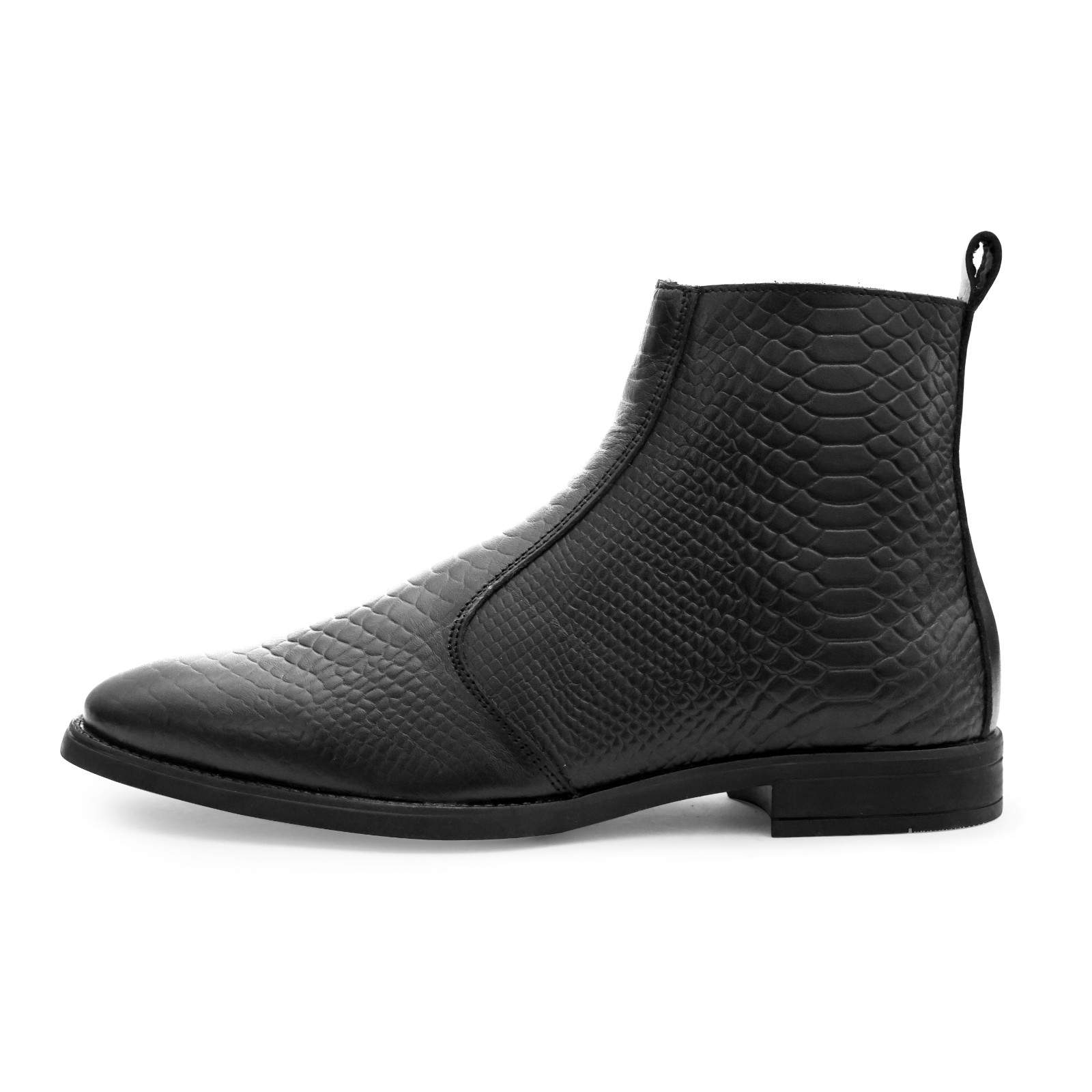 Texture Chelsea — Chelsea Boot, croc-textured finish, zip closure