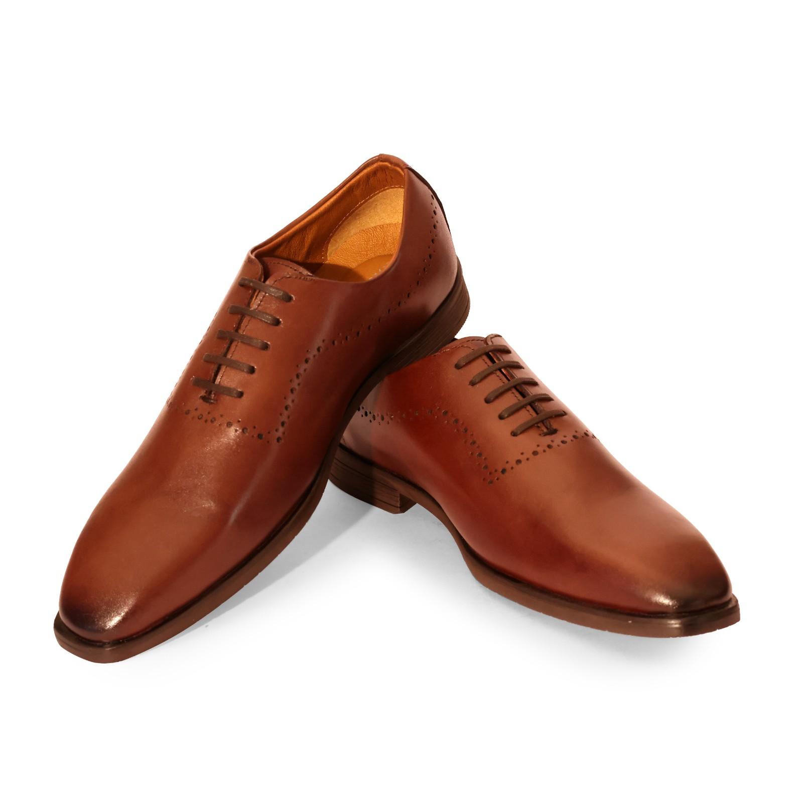 Minimal Brogue — Semi-Brogue Oxford, closed lace, brown